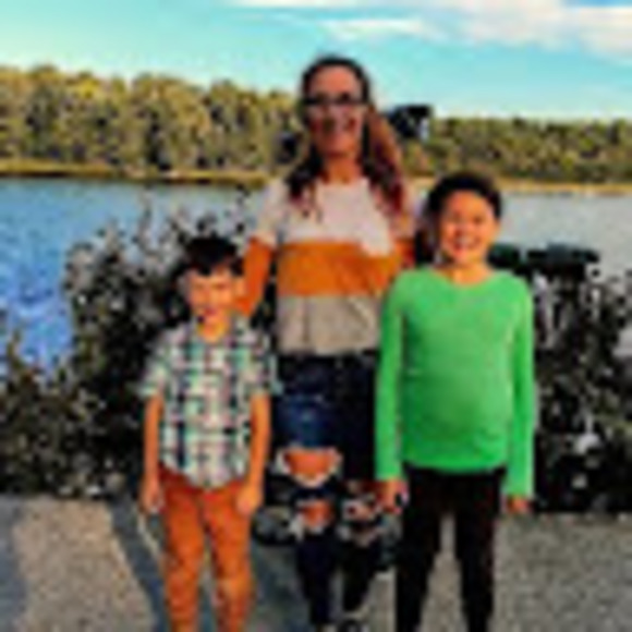 Meet your Posher, Jessica - Picture 1 of 1